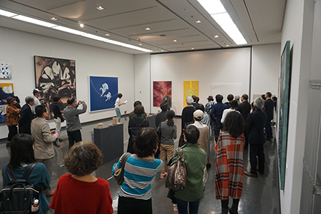 現代美術展でワークショップ