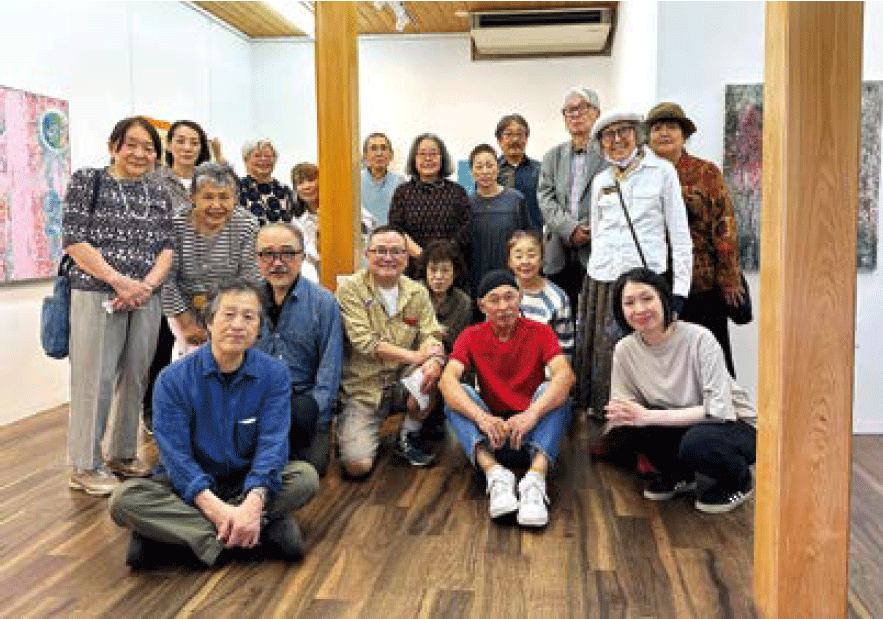 アートギャラリー月桂樹で記念撮影